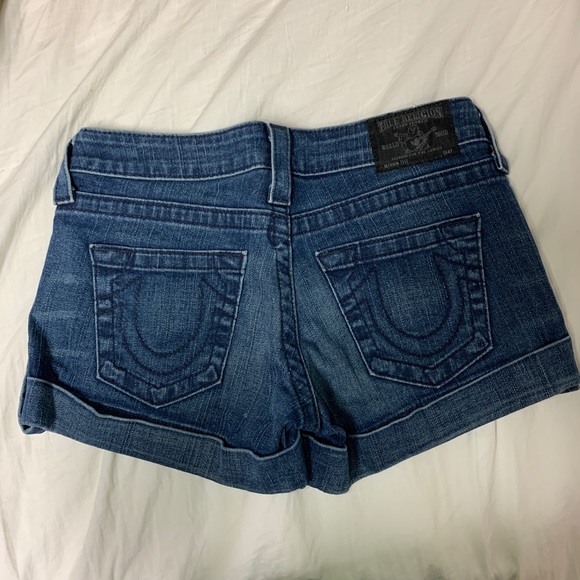 Medium/dark denim true religion shorts. - Picture 1 of 4